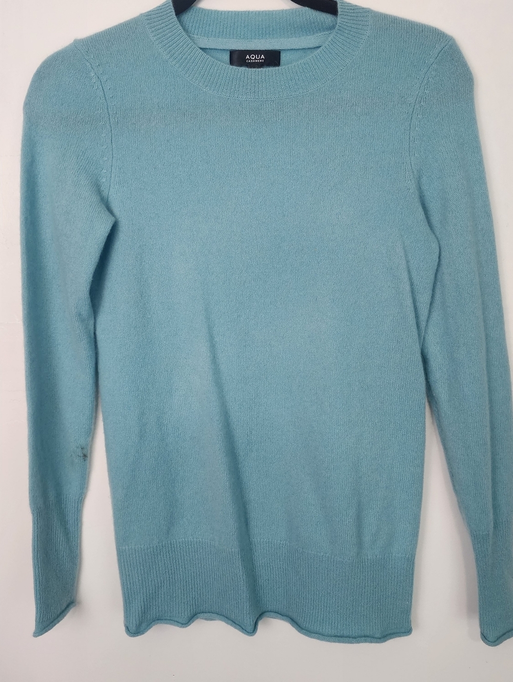 Aqua Women’s Light Blue Crewneck 100% Cashmere Sweater Long Sleeve